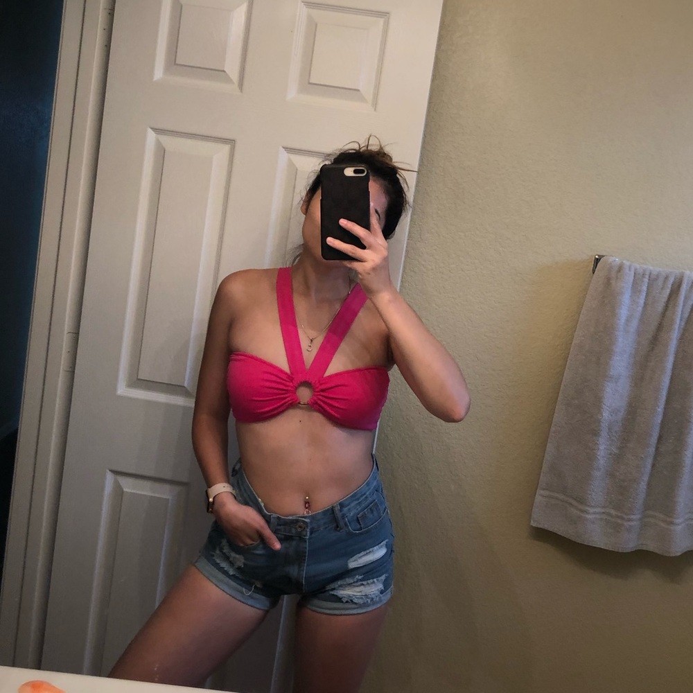 Crop Tops - Picture 4 of 6